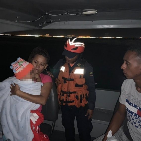 Armada de Colombia pone a salvo la vida de un bebé en emergencia médica