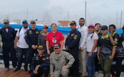 Armada de Colombia adelanta la navidad a los pobladores de caño de oro en Tierra Bomba